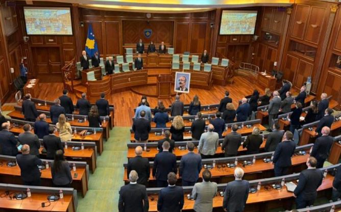 seance-perkujtimore-ne-kuvend/-kosova-nderon-eliot-engel,-vleresohet-roli-dhe-kontributi-i-ish-kongresmenit