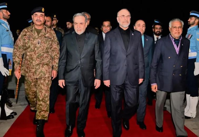 irani-mohon-doreheqjen-e-ghalibaf-dhe-bisedimet-me-shba-ne-pakistan,-rritet-paqartesia-per-viziten-e-araghchit-ne-islamabad