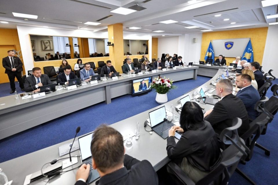 qeveria-mban-mbledhje-elektronike,-miraton-ndryshime-ne-komisionin-e-provimit-te-jurisprudences