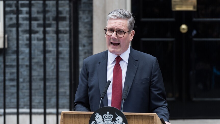 sondazh:-gjysma-e-britanikeve-thone-se-starmer-duhet-te-jape-doreheqje-si-kryeminister