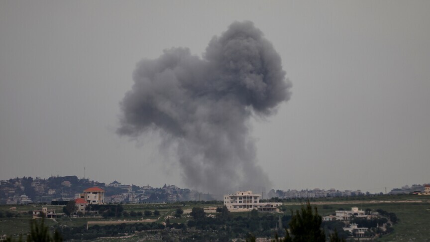 izraeli-nis-sulme-te-reja-ne-liban,-pret-rrugen-per-ne-qytetin-jugor-kafra