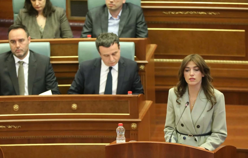 sfida-per-presidentin-ne-kosove/-“deputetet-te-marrin-pjese-ne-seance”,-haxhiu-fajeson-opoziten:-mungesa-e-tyre-sjell-pasoja-direkte