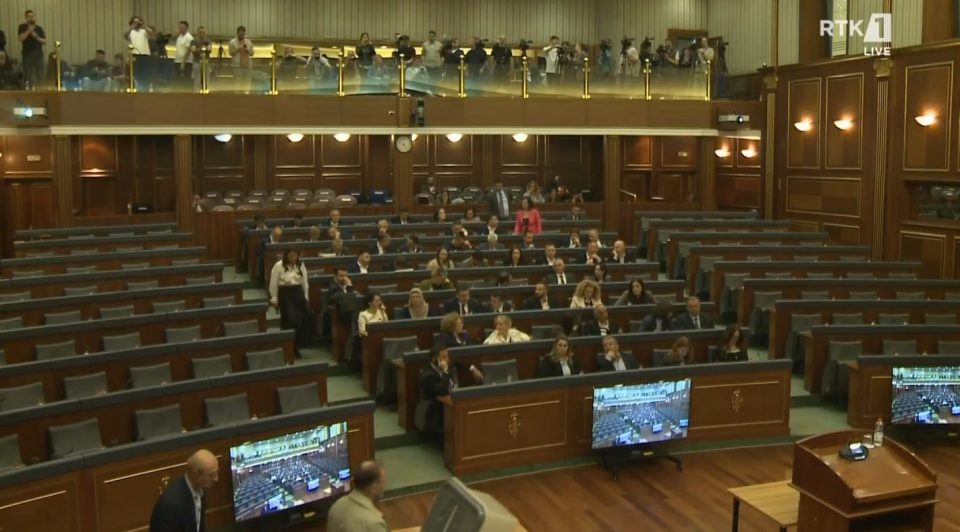 partite-opozitare-ne-kosove-bojkotuan-seancen,-reagon-kdi:-zgjedhja-e-presidentit-pa-kuorumin-e-nevojshem,-cenon-rendin-kushtetues