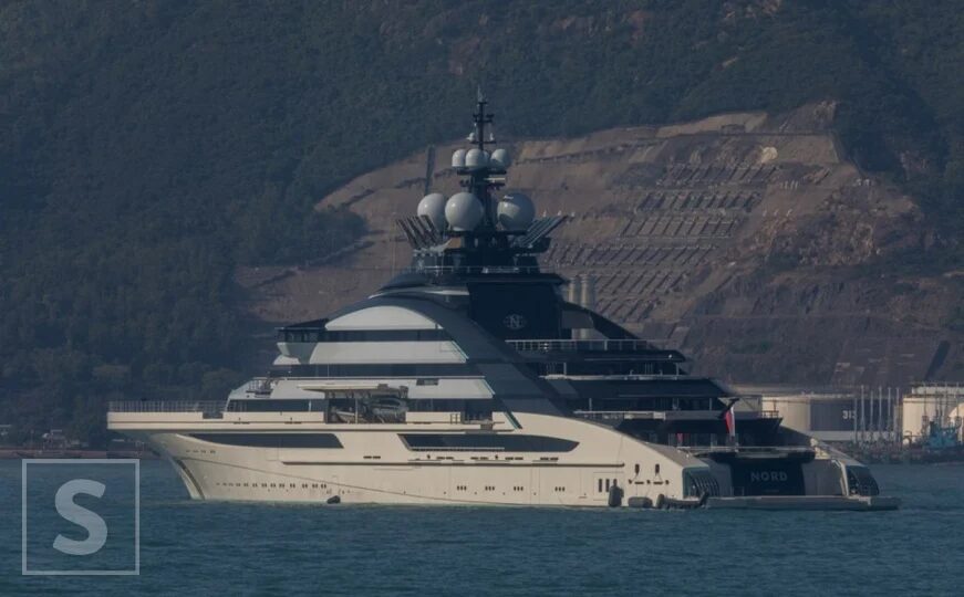 i-kujt-ishte-ky-jaht-qe-kaloi-se-fundi-pa-problem-ne-hormuz?