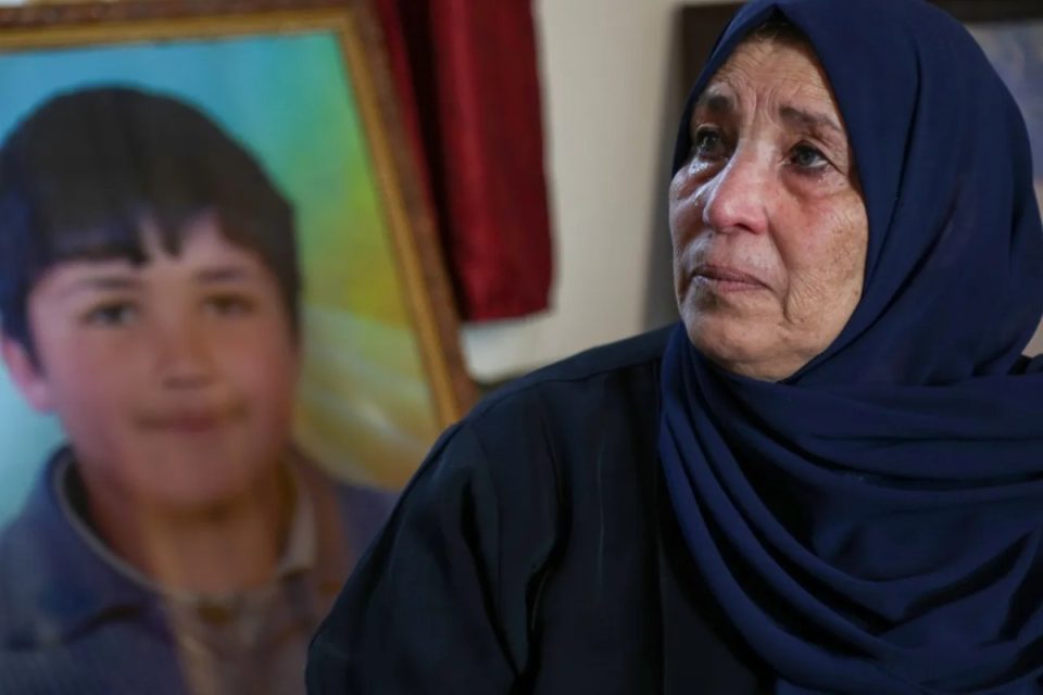 nena-e-ikones-se-protestes-siriane-ndihet-e-lehtesuar-pasi-kusheriri-i-assadit-del-ne-gjyq