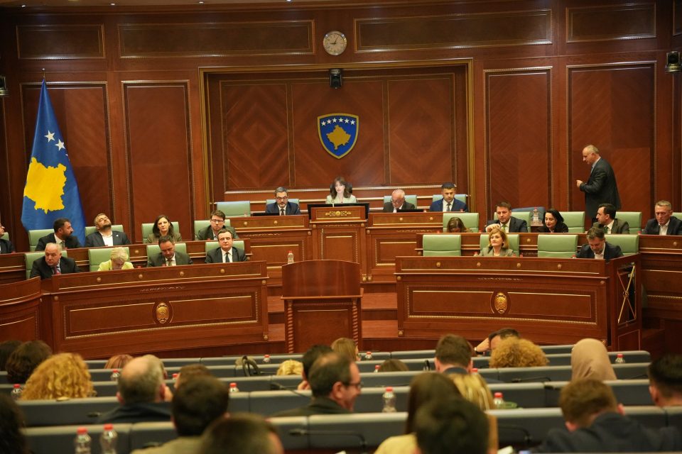 deputetet-deshtojne-te-zgjedhin-presidentin-e-ri,-kuvendi-shperndahet