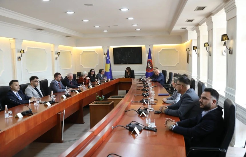 nis-takimi-mes-haxhiut-dhe-partive-politike-per-daten-e-zgjedhjeve-parlamentare