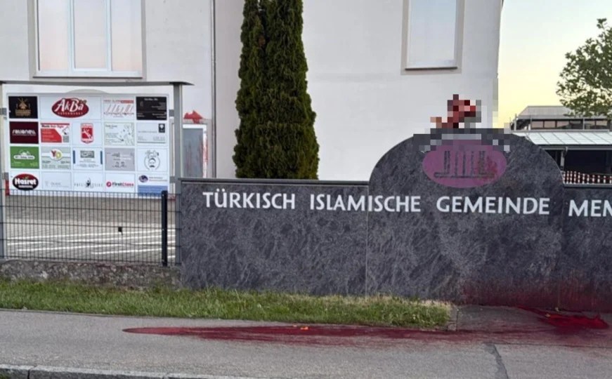 akti-trondites-ne-nje-xhami-ne-gjermani:-gjak-kafshesh-dhe-koke-derri