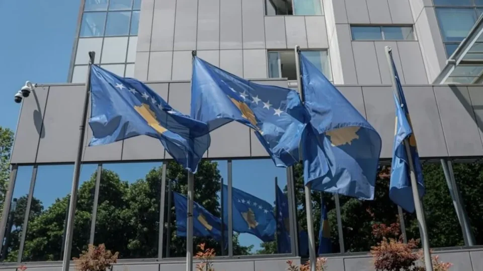 serbia-bllokon-fondet-per-shqiptaret-e-lugines,-kosova-denoncon-nderhyrjen-dhe-kerkon-reagim-nga-be-ja