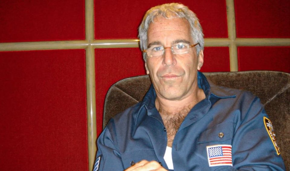 nga-deshmite-e-te-mbijetuarve-te-zbulimi-i-lidhjeve-me-njerezit-e-pushtetshem,-dokumentar-i-ri-rreth-dosjeve-te-jeffrey-epstein
