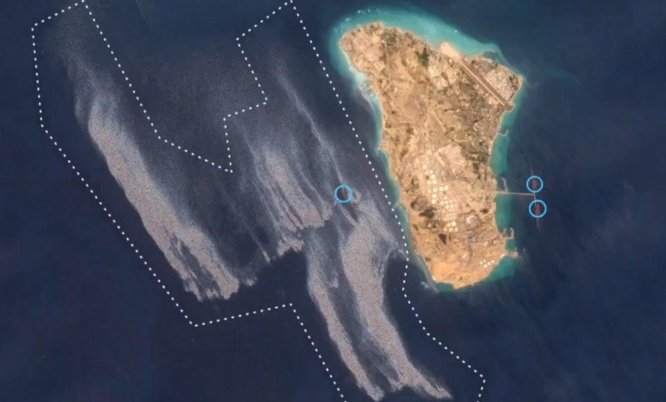 video/-satelitet-zbulojne-nje-njolle-te-madhe-nafte-prane-ishullit-kharg-ne-iran,-dyshohet-per-perhapje-ne-nje-siperfaqe-prej-rreth-45-kilometrash-katrore