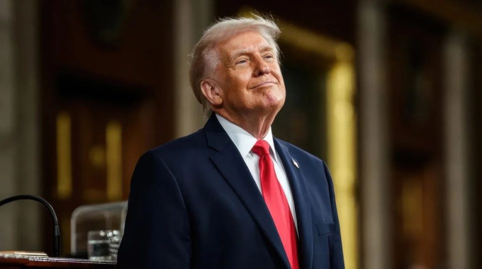 “argetohuni-dhe-shijojeni”-trump-reagon-pas-publikimit-te-dokumenteve-sekrete-per-ufo-t:-e-mbajta-premtimin,-tani-vendosni-vete-se-cfare-po-ndodh-me-to!