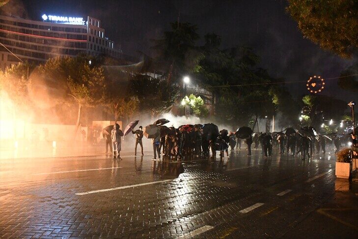 shqiperi,-tensione-dhe-perplasje-ne-protesten-e-opozites