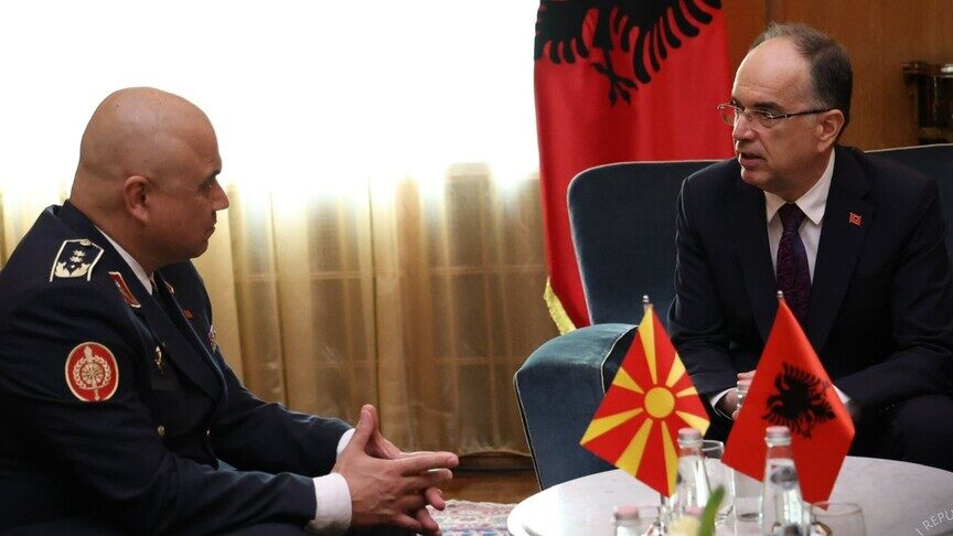 shefi-i-ushtrise-maqedonase-pritet-ne-takim-ne-tirane-nga-presidenti-begaj