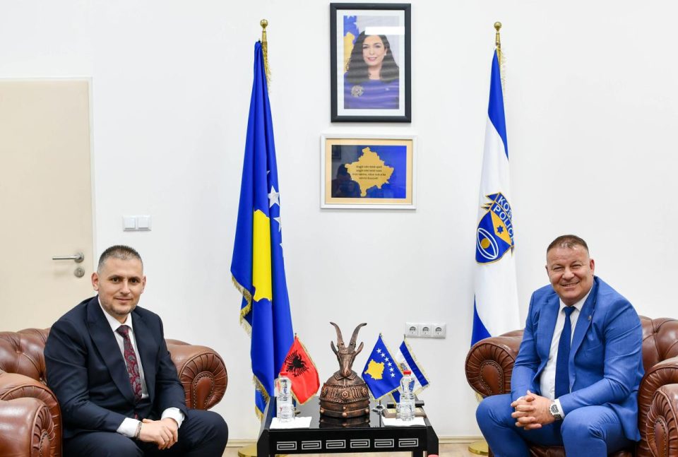 hita-vizite-zyrtare-ne-kosove,-takohet-me-drejtues-te-policise:-koordinim-dhe-bashkepunim-kunder-krimit