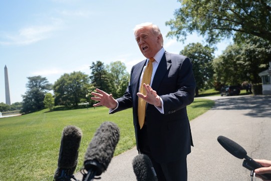 “nuk-ka-mirekuptim-me-putin-per-donbasin”-–-trump-komenton-luften-ne-ukraine:-po-i-vjen-fundi,-moska-dhe-kievi-po-i-afrohen-nje-zgjidhjeje