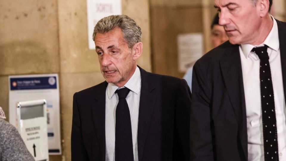 prokuroria-i-kerkon-gjykates-se-apelit-denimin-me-7-vjet-burg-dhe-300-mije-euro-gjobe-te-ish-presidentit-francez-sarkozi