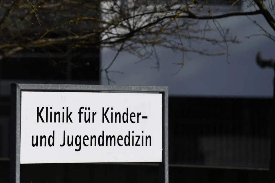 pediatri-gjerman-akuzohet-per-abuzim-seksual-me-femije
