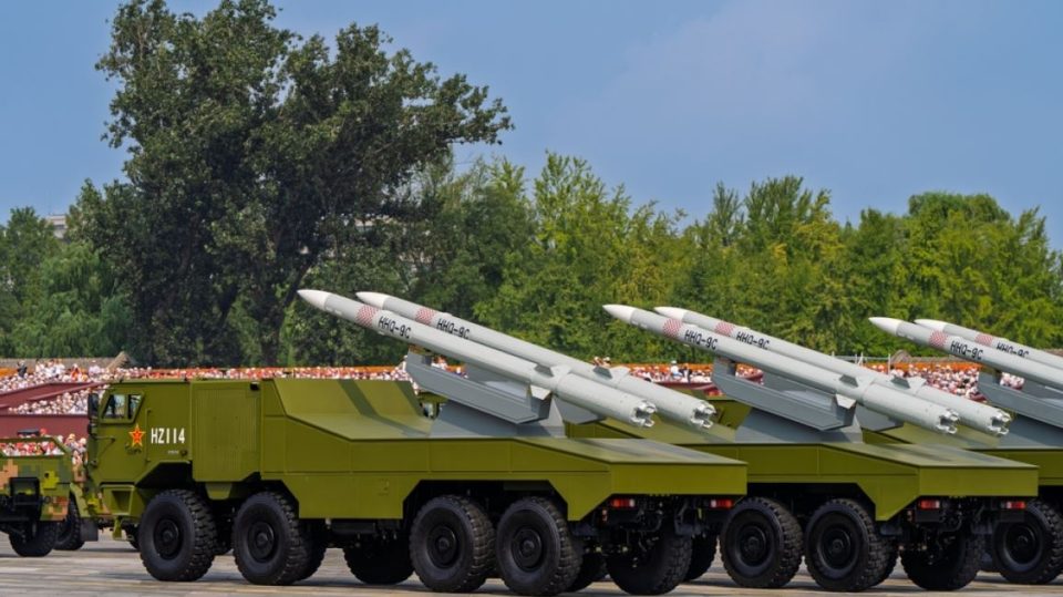 raporti-i-nyt:-kompanite-kineze-diskutuan-shitjen-e-armeve-ne-iran-permes-vendeve-te-treta,-uashingtoni-ka-nisur-hetimet!