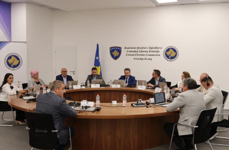 zgjedhjet-e-7-qershorit-ne-kosove/-kqz-certifikon-3-koalicione-dhe-1-kandidat-te-pavarur,-refuzon-2-subjekte-politike