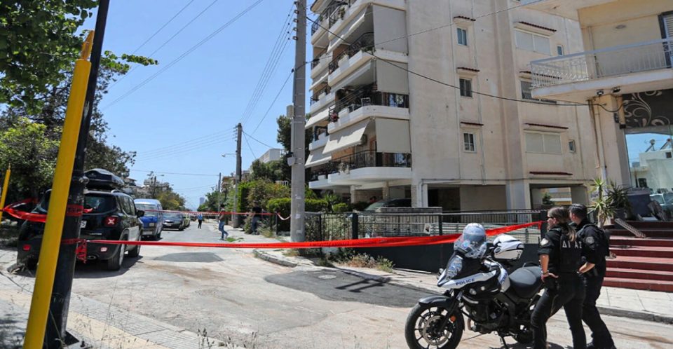 tragjedia-ne-greqi,-humb-jeten-edhe-17-vjecarja-e-dyte-qe-u-hodh-nga-tarraca-e-pallatit-me-shoqen-e-saj!-cfare-lane-shenim-dy-adoleshentet