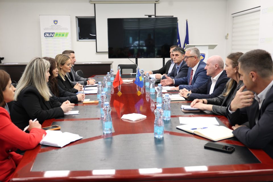 kosova-dhe-shqiperia-dakordohen-per-lehtesimin-e-tregtise-ushqimore-sipas-praktikave-te-be-se
