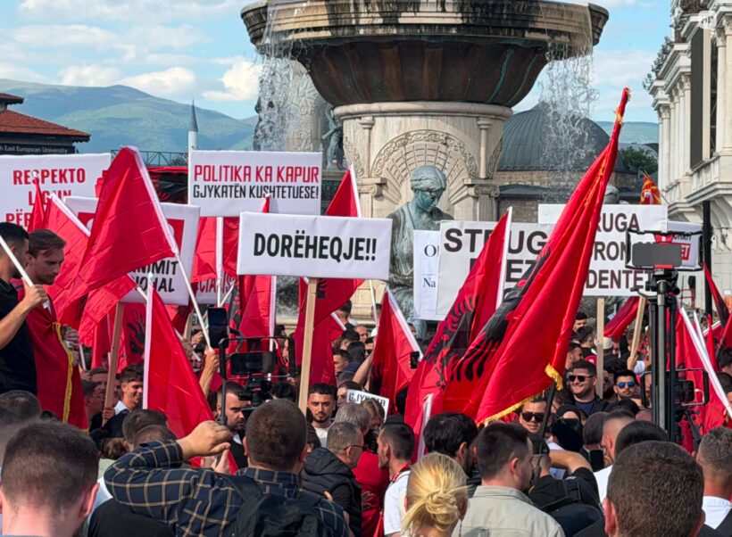 fillon-protesta-e-studenteve-per-provimin-e-jurisprudences-ne-gjuhen-shqipe