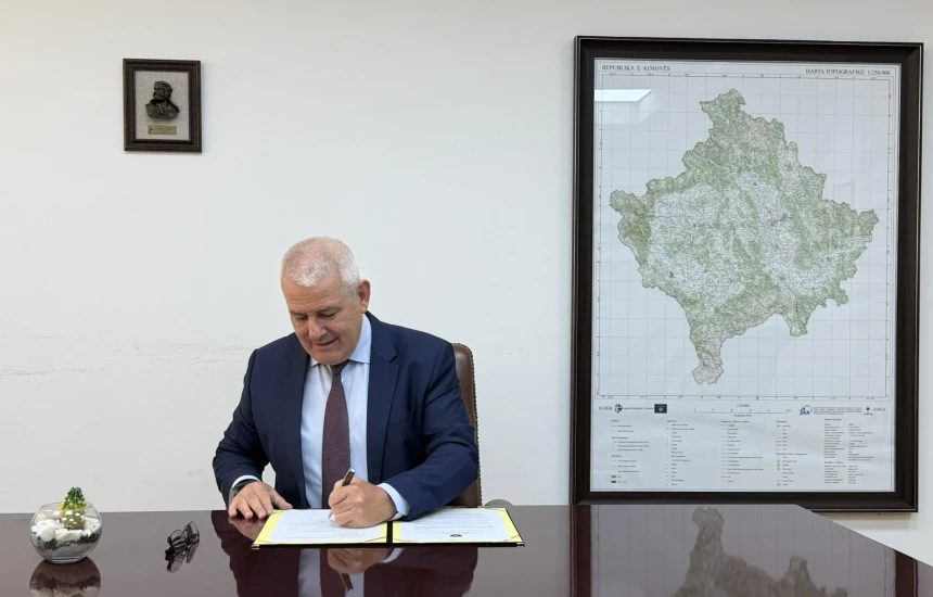 kosova-do-themeloje-xhandarmerine,-ministri-svecla:-synohet-forcimi-i-sigurise-dhe-mbrojtjes-territoriale