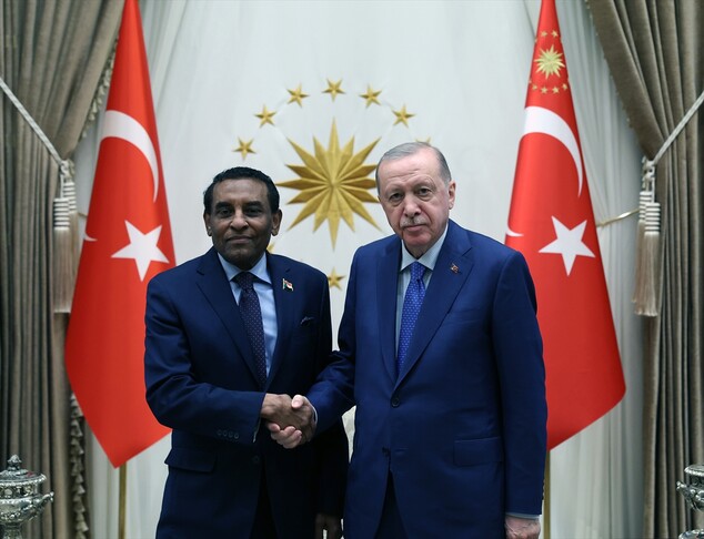presidenti-turk-pret-kryeministrin-e-sudanez-ne-ankara,-diskutohen-marredheniet-dypaleshe-dhe-ceshtjet-rajonale