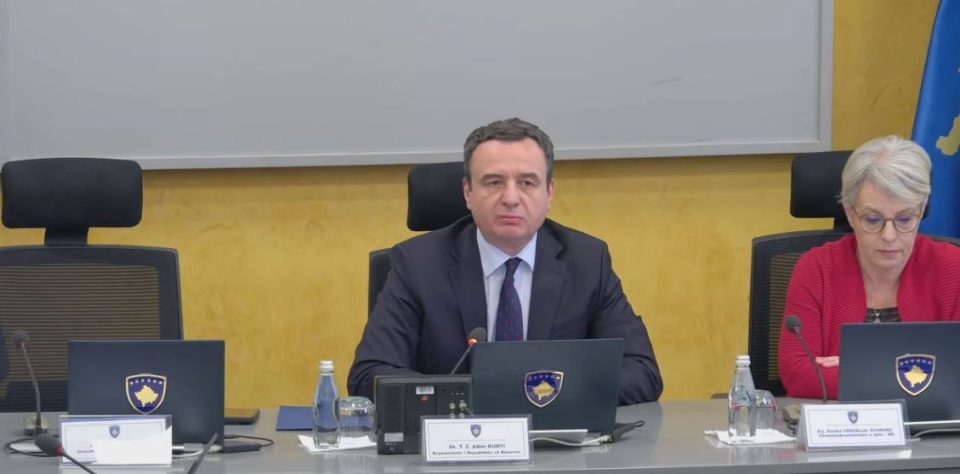 ne-prag-te-zgjedhjeve!-qeveria-ne-detyre-e-kosoves-ndan-bonus,-ja-kategorite-qe-perfitojne