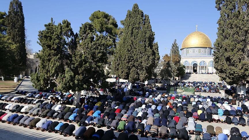 70.000-palestineze-falen-namazin-e-xhumase-ne-al-aksa-pavaresisht-kufizimeve-izraelite