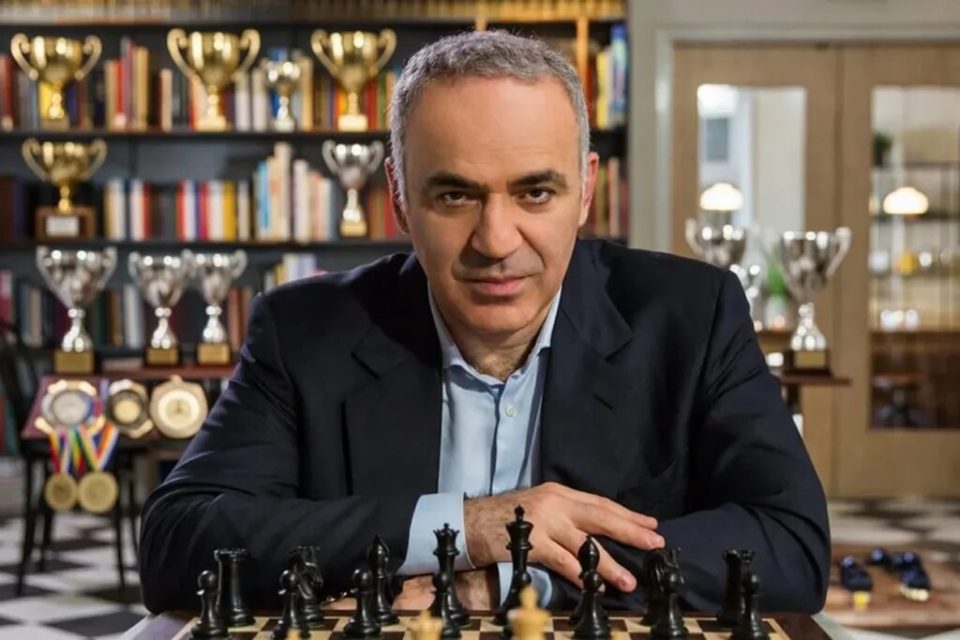 paralajmerimi-i-frikshem-i-kasparovit:-sipas-tij,-kete-do-beje-rusia-ketij-viti…