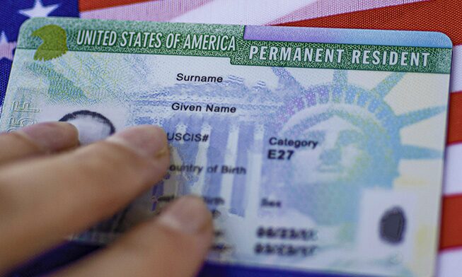 “green-card”-amerikan,-ky-ndryshim-ligji-do-preke-qindra-mijera-njerez