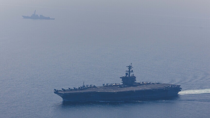 wsj:-marina-amerikane-rifillon-shoqerimin-e-anijeve-permes-ngushtices-se-hormuzit