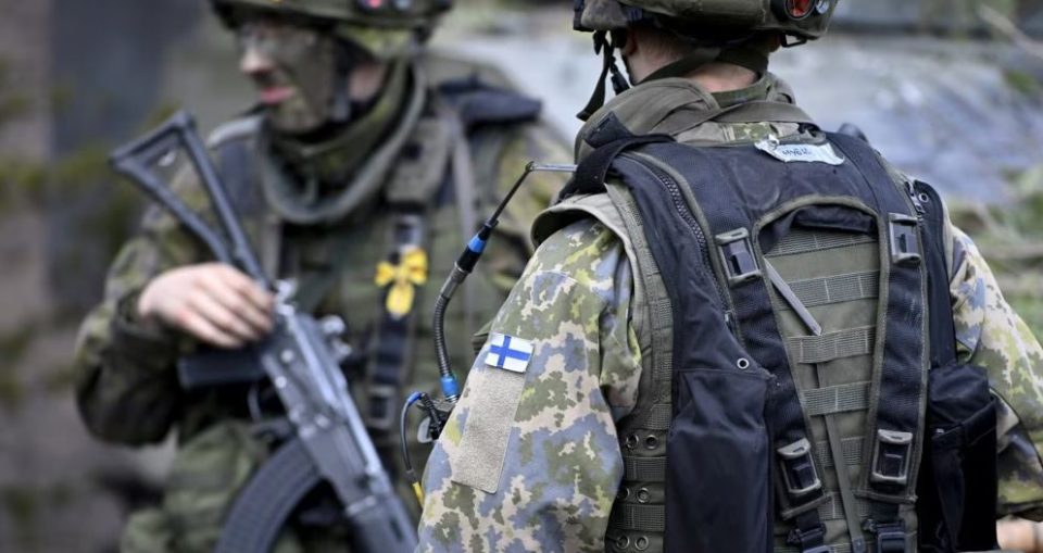 po-merret-si-pike-referimi-nga-kosova,-cfare-permban-strategjia-e-mbrojtjes-e-perdorur-nga-finlanda