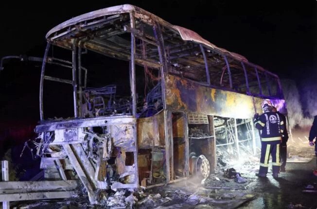 tete-te-vdekur-perfshire-nje-foshnje,-nga-perplasja-e-nje-autobusi-ne-turqi