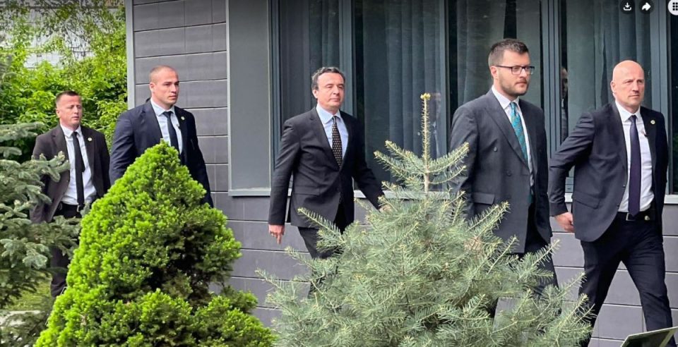 kurti-pyetet-me-cka-krenohet:-mbi-800-km-rruge-neper-fshatra,-eshte-dashur-t’i-nxjerrim-njerezit-prej-varferise