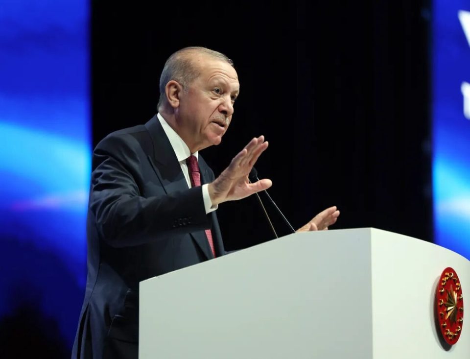 erdogani:-furnizimi-i-sirise-me-gaz-nga-turqia-dhe-azerbajxhani-kontribuon-ne-zhvillim-dhe-siguri