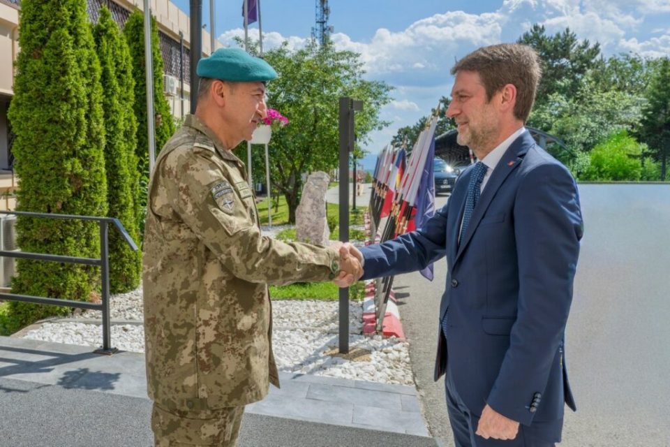 komandanti-i-kfor-it-takon-ferit-hoxhen,-siguria-ne-kosove-dhe-roli-i-nato-s-ne-fokus