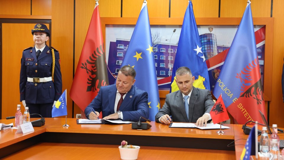 kosove-–-shqiperi,-patrullim-i-perbashket-policor