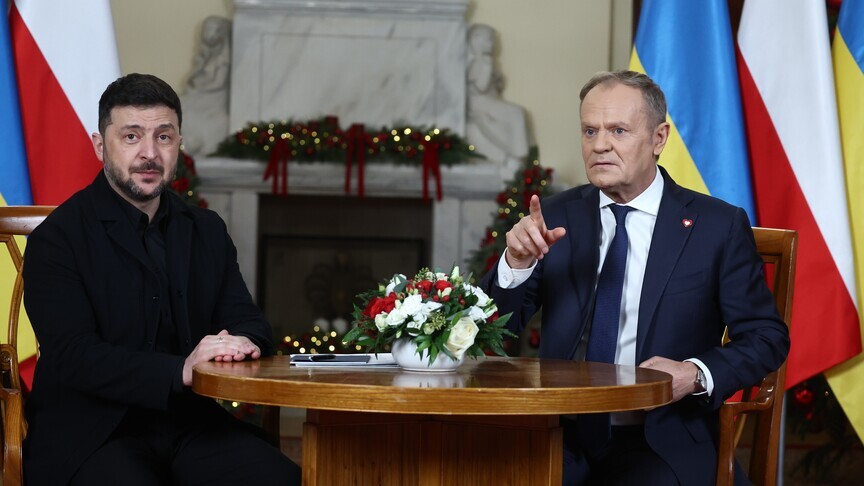 kryeministri-polak-ben-thirrje-per-dialog-me-presidentin-ukrainas-mes-mosmarreveshjes-per-nje-njesi-ushtarake