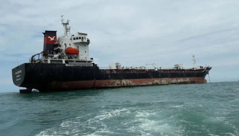 forcat-amerikane-bombardojne-nje-tanker-ne-gjirin-e-omanit