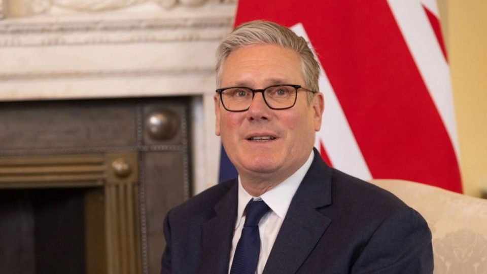 starmer:-te-shtenat-nga-anija-ruse-ne-kanalin-e-la-manshit-jane-shqetesuese,-britania-perballet-me-sulme-te-formave-te-ndryshme-nga-rusia-cdo-dite
