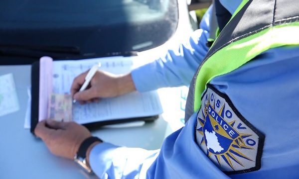 afro-2200-gjoba-trafiku,-policia-njofton-per-dhjetera-aksidente