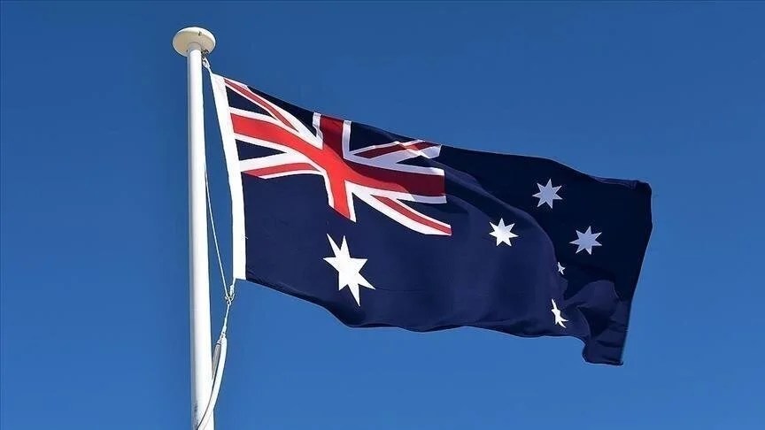 sondazh:-besimi-i-australianeve-te-shba-ja-bie,-rritet-besimi-te-kina