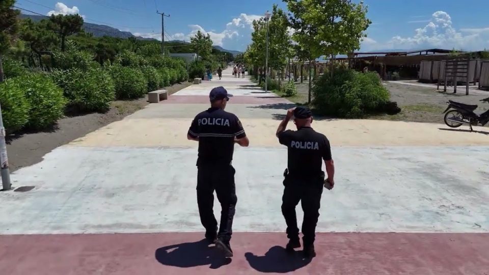 siguria-ne-sezonin-turistik-ne-shqiperi:-1600-police-shtese,-bashkepunim-edhe-me-kosoven