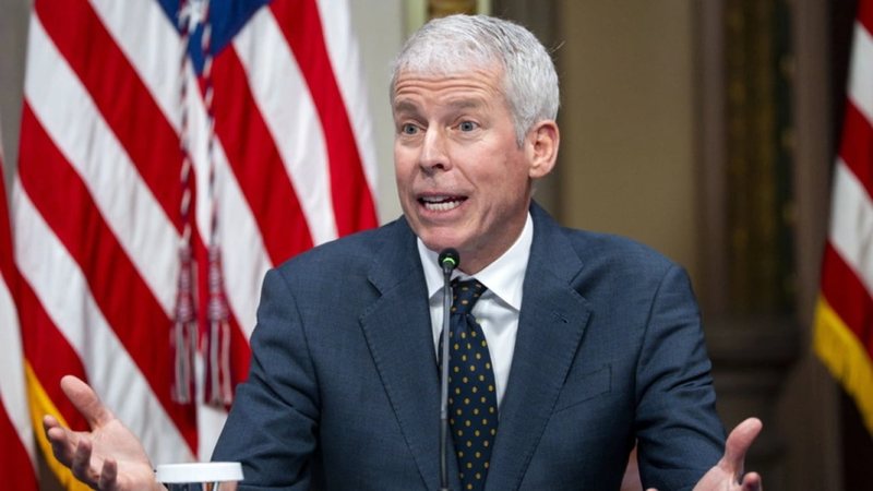sekretari-amerikan-i-energjise:-trafiku-ne-ngushticen-e-hormuzit-vijon-normalisht