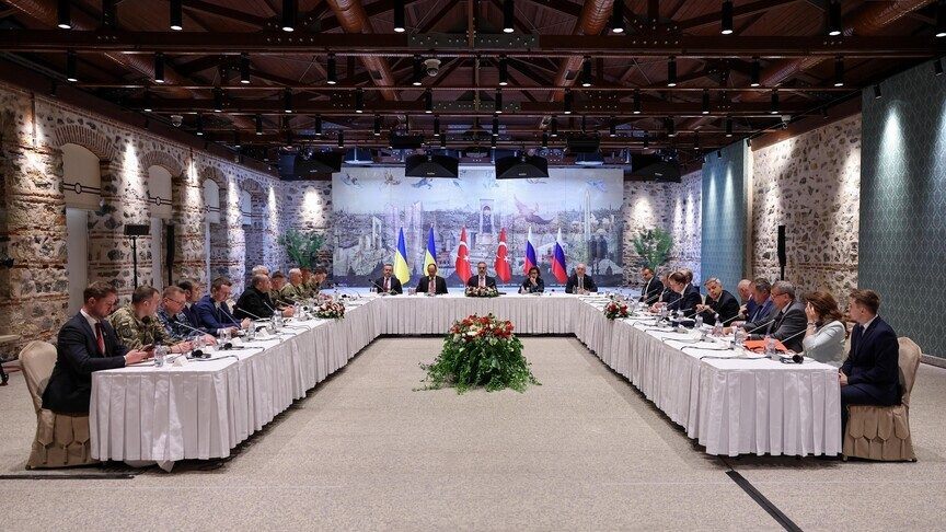 putin:-rusia-gati-per-bisedime-paqeje-me-ukrainen-bazuar-ne-marreveshjet-ne-anchorage-dhe-stamboll