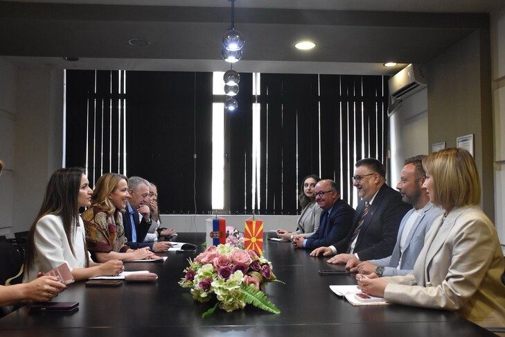 maqedonia-e-veriut-dhe-serbia-zgjerojne-bashkepunimin-ne-administraten-publike