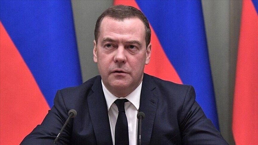 medvedev:-konflikti-ne-lindjen-e-mesme-tregoi-se-bazat-ushtarake-te-huaja-i-bejne-vendet-pritese-objektiv-sulmesh